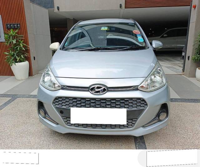 https://images10.gaadi.com/usedcar_image/4634253/original/processed_7fecd246-38fd-41dd-bf87-046692a5eb80.jpg?imwidth=6401