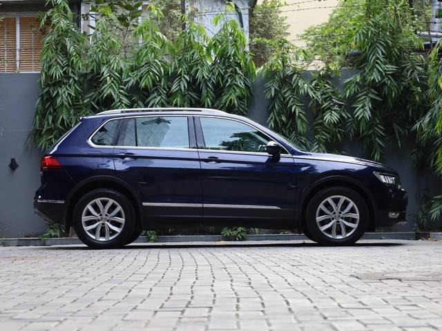 https://images10.gaadi.com/usedcar_image/4634264/original/d2c937901dbc426f79ad632d16456446.jpg?imwidth=6401