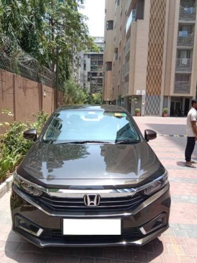 https://images10.gaadi.com/usedcar_image/4634275/original/processed_f0d5ad43-723e-450d-a1d3-c2718503d2b2.jpeg?imwidth=6400