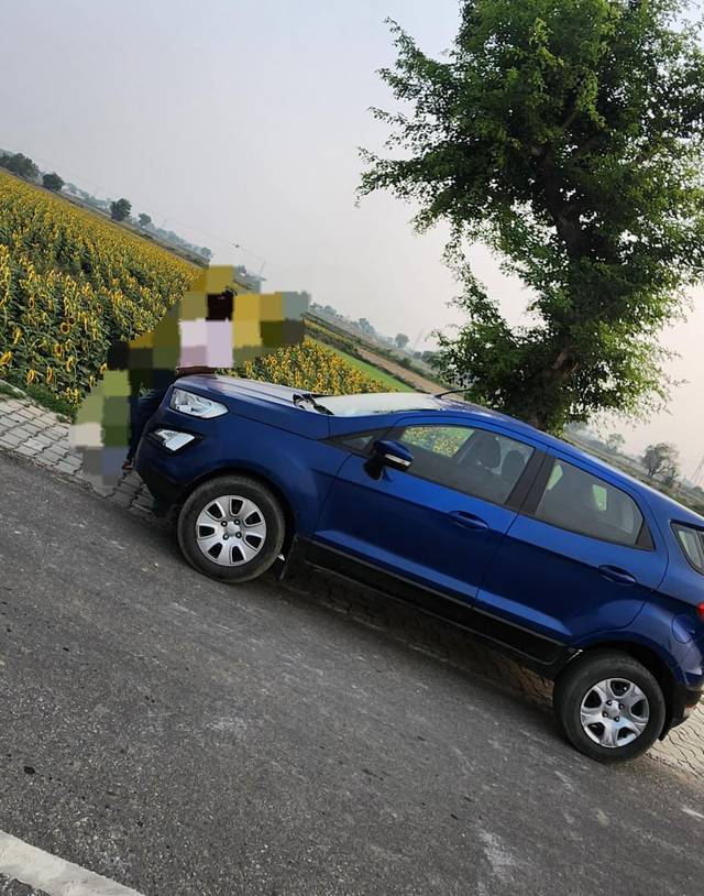 https://images10.gaadi.com/usedcar_image/4634276/original/49d77789890e3fd5d2234f52ef65ef2a.jpg?imwidth=6401