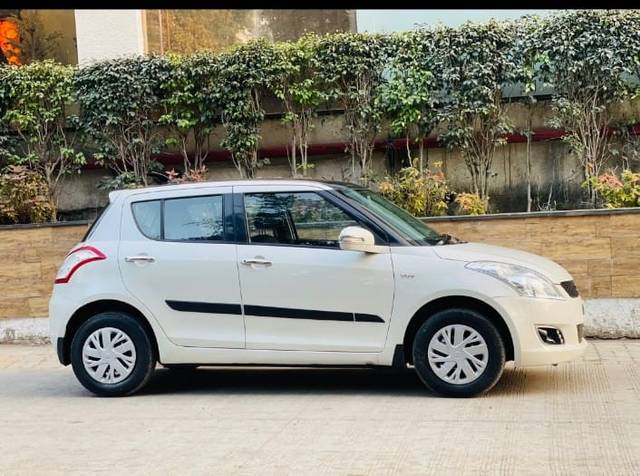 https://images10.gaadi.com/usedcar_image/4634307/original/64ba84e8d2041c174ace34e6b84f26ce.jpg?imwidth=6401
