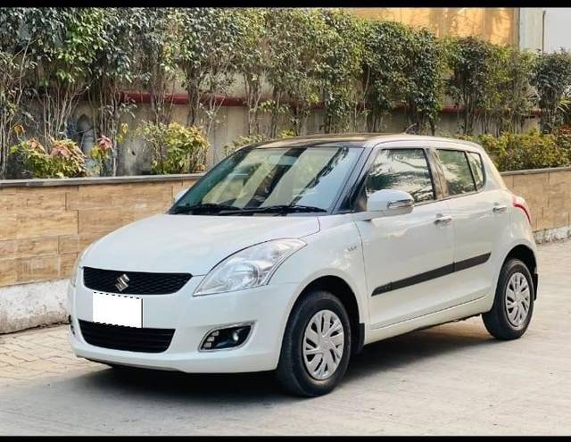 https://images10.gaadi.com/usedcar_image/4634307/original/processed_98402c5cf45b49040d9f4fe9e5425772.jpg?imwidth=6402