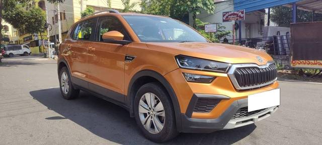 https://images10.gaadi.com/usedcar_image/4634311/original/processed_01455fff5fce85e26c9d6af517e643c9.jpg?imwidth=6400