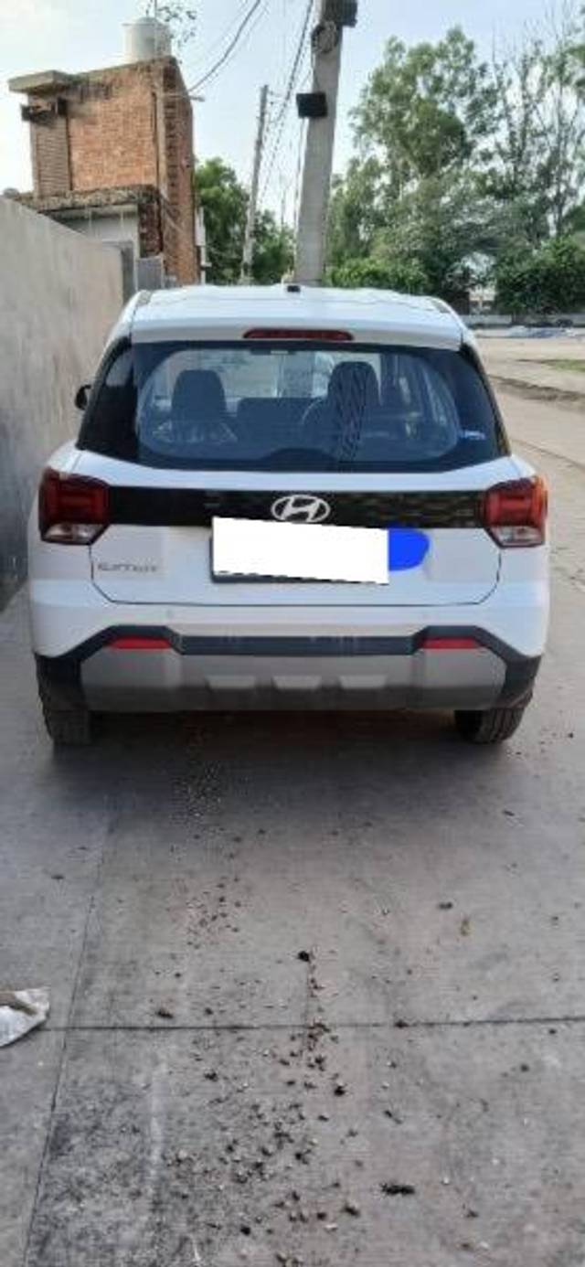 https://images10.gaadi.com/usedcar_image/4634324/original/processed_f40871b5-c842-4d8d-b159-cd56dbfd1720.jpeg?imwidth=6401