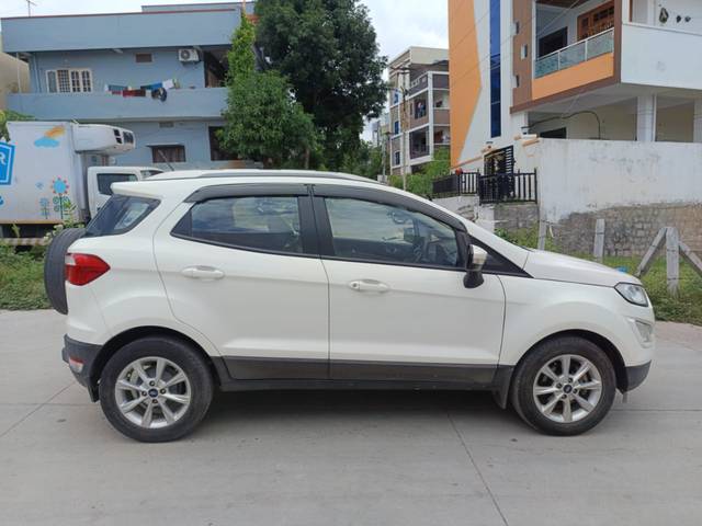https://images10.gaadi.com/usedcar_image/4634325/original/6b386122ba1110ee405732b8a2b5775b.jpg?imwidth=6401
