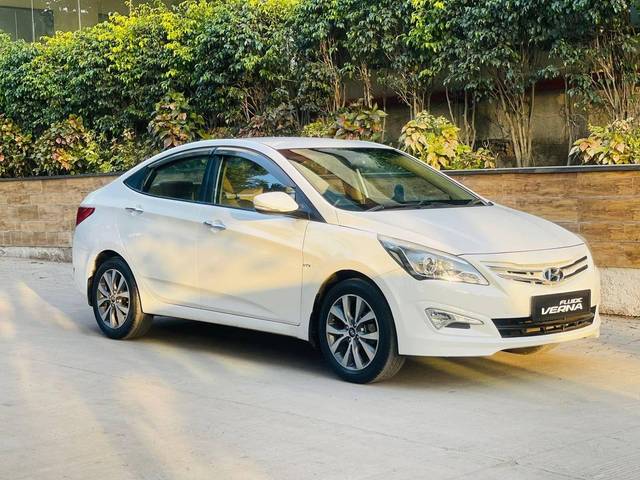 https://images10.gaadi.com/usedcar_image/4634326/original/processed_26ff4fb17bcd33d745e22967404379cd.jpg?imwidth=6400