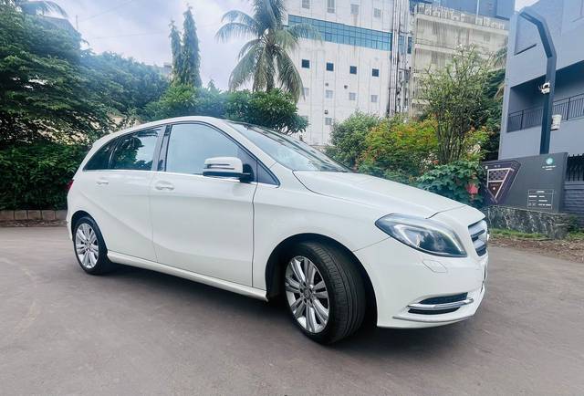 https://images10.gaadi.com/usedcar_image/4634343/original/ab83ad41875f4b18ebf8a263efea9ea7.jpg?imwidth=6400