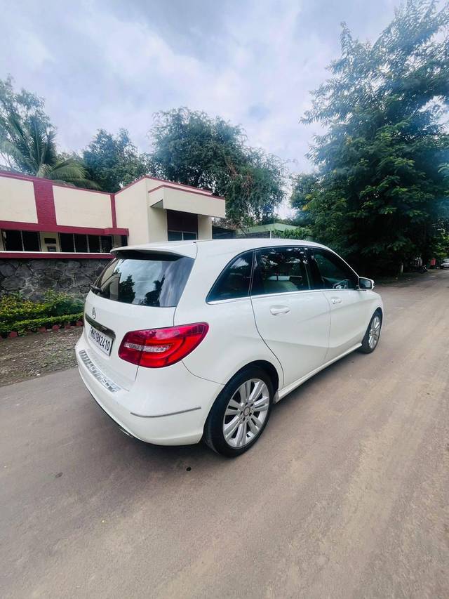 https://images10.gaadi.com/usedcar_image/4634343/original/processed_23179a8d8b0a0b34a0beaa2c6a85b269.jpg?imwidth=6402