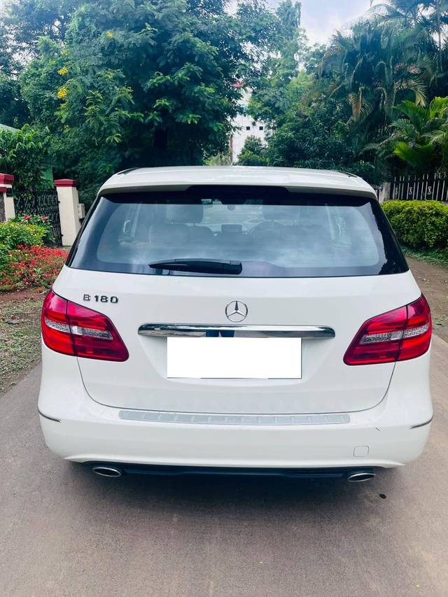 https://images10.gaadi.com/usedcar_image/4634343/original/processed_29ec75685172fe9e7163cf501737388b.jpg?imwidth=6401