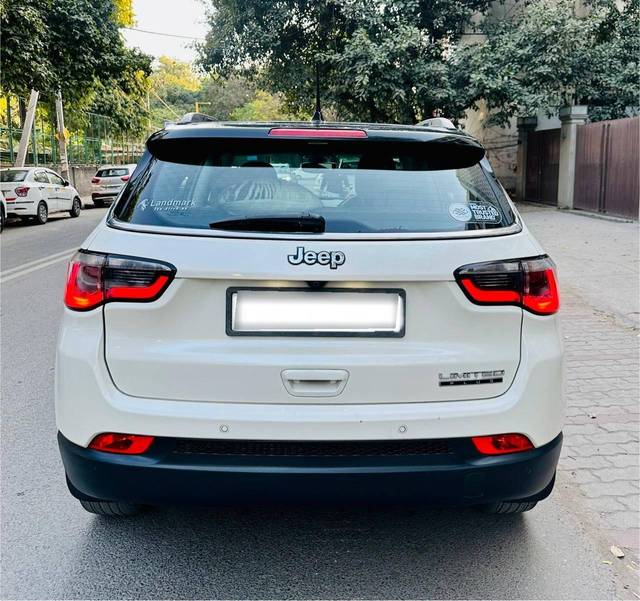 https://images10.gaadi.com/usedcar_image/4634349/original/processed_d36274bb92d35c313a2d723a3251faad.jpg?imwidth=6402