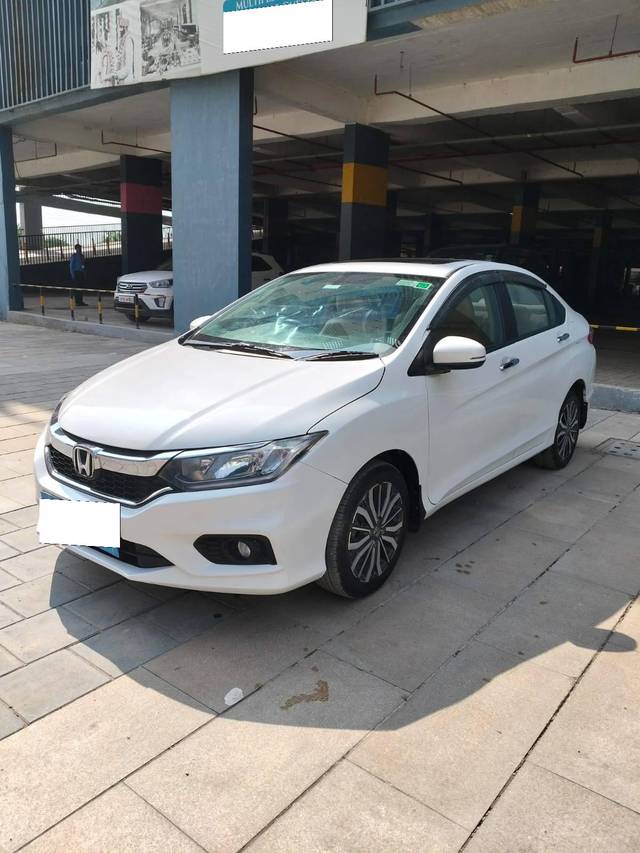 https://images10.gaadi.com/usedcar_image/4634352/original/processed_d88891687cfd3d975cf73d402ed4b4dd.jpg?imwidth=6400