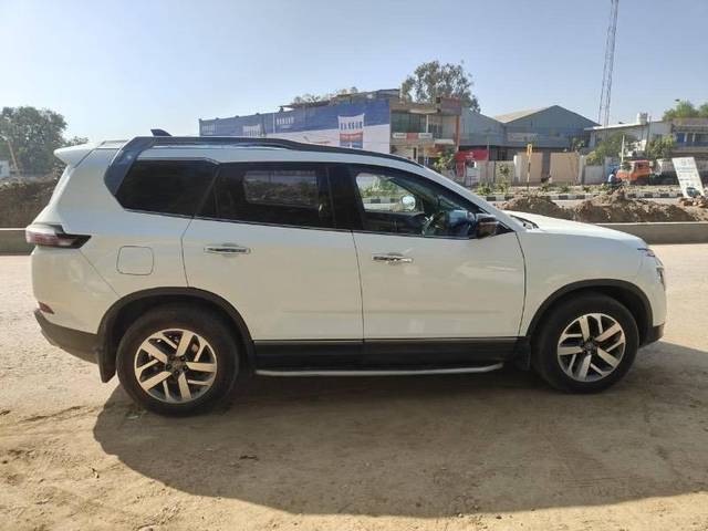 https://images10.gaadi.com/usedcar_image/4634357/original/processed_152ccf3d-ba87-4778-a843-7750f7353a2d.jpeg?imwidth=6401