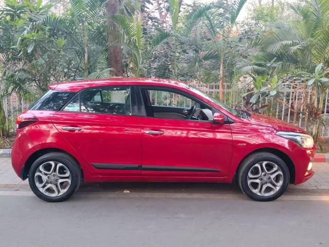 https://images10.gaadi.com/usedcar_image/4634360/original/processed_31d0a0198e9d2ef1597f6db40f277165.jpg?imwidth=6401