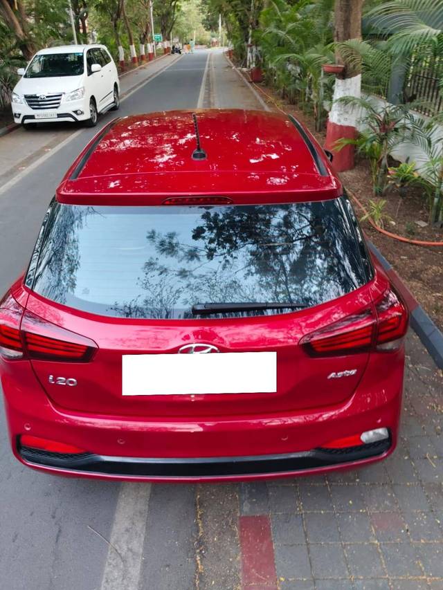 https://images10.gaadi.com/usedcar_image/4634360/original/processed_5cb080138ef9169c218094692c34c0ed.jpg?imwidth=6402