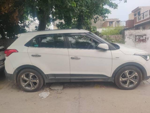 https://images10.gaadi.com/usedcar_image/4634382/original/processed_89e8f86c-ec1b-4322-8934-5d70837a9e5c.jpg?imwidth=6401