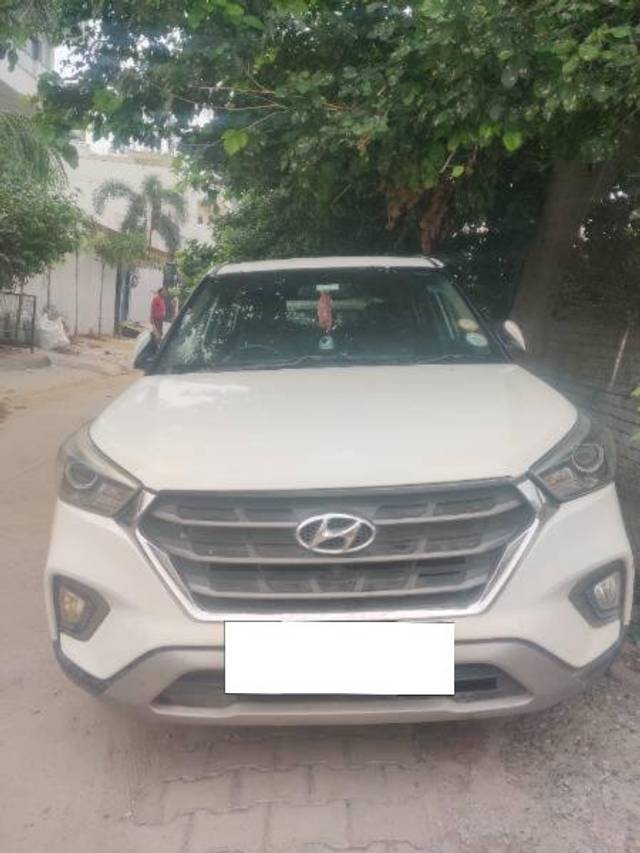 https://images10.gaadi.com/usedcar_image/4634382/original/processed_f20bae81-f7a7-42e9-b2e1-621ebf5054d7.jpg?imwidth=6402