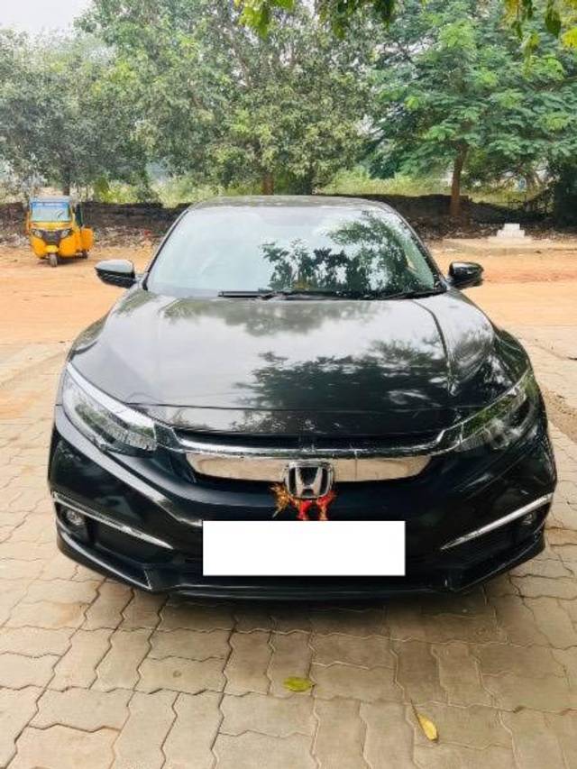 https://images10.gaadi.com/usedcar_image/4634407/original/processed_633b8042-c2e8-4448-962a-fa1b9333505b.jpeg?imwidth=6400