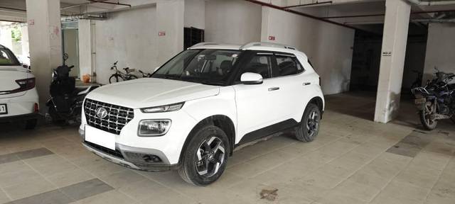 https://images10.gaadi.com/usedcar_image/4634416/original/processed_processed_458fa440-7a7a-4e89-ad70-df9a4a30896e.jpeg?imwidth=6400