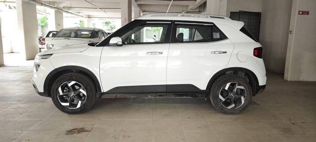 https://images10.gaadi.com/usedcar_image/4634416/original/processed_processed_a6461547-5c35-4c40-b834-84882a381468.jpeg?imwidth=6402