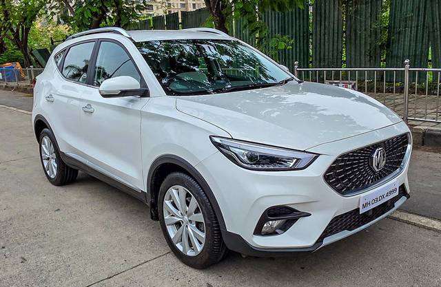 https://images10.gaadi.com/usedcar_image/4634420/original/processed_8ba20b153ca4e78ba28c1ef147f90824.jpg?imwidth=6400