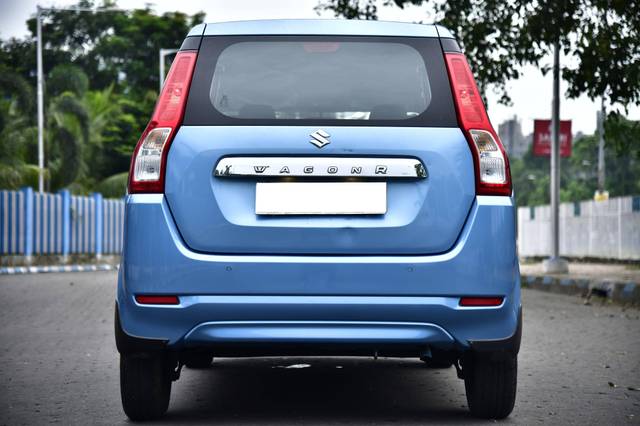 https://images10.gaadi.com/usedcar_image/4634431/original/processed_03fc92f00d1e77be5a662290b35f55e1.jpg?imwidth=6402
