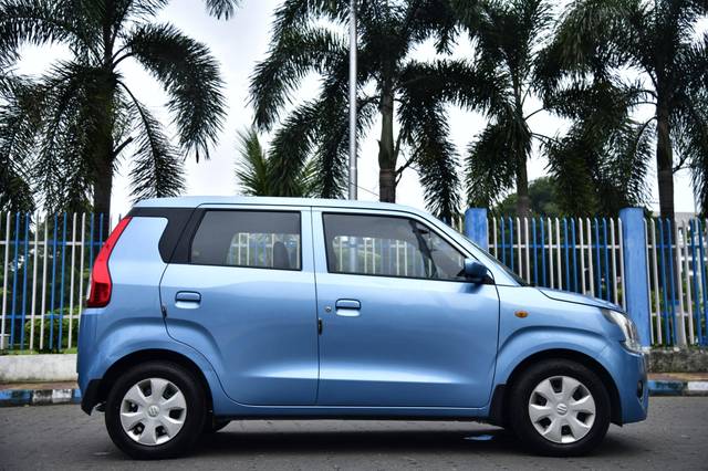 https://images10.gaadi.com/usedcar_image/4634431/original/processed_3dfe174b0a7df0facc64372cb1fbb05a.jpg?imwidth=6401