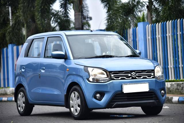 https://images10.gaadi.com/usedcar_image/4634431/original/processed_dbbbcd4c24214e32c2ae10db7406b960.jpg?imwidth=6400