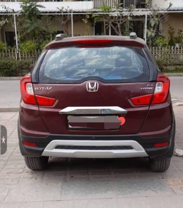 https://images10.gaadi.com/usedcar_image/4634440/original/processed_40fbf0de-80a9-406f-b42a-5e95b9b1e5be.jpg?imwidth=6401