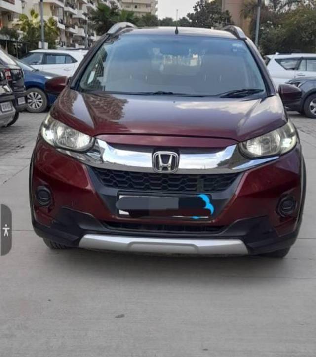 https://images10.gaadi.com/usedcar_image/4634440/original/processed_eca95d0e-7413-4d9b-8769-f3d9e39a3dad.jpg?imwidth=6402
