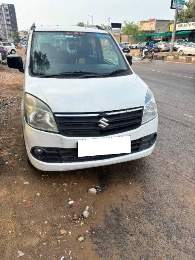 https://images10.gaadi.com/usedcar_image/4634445/original/processed_864ae855-36ac-48af-abe9-4c7f780e309a.jpeg?imwidth=6400
