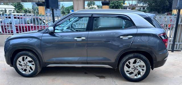 https://images10.gaadi.com/usedcar_image/4634462/original/processed_489f9533c14f7291714aab4cb945dea6.jpeg?imwidth=6402