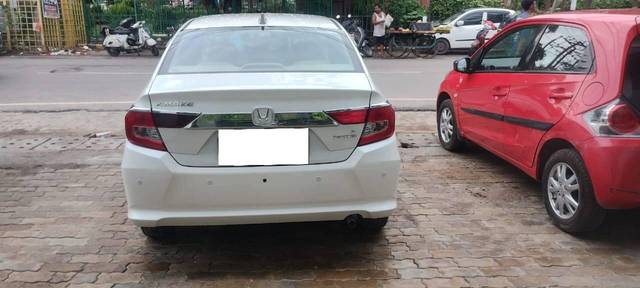 https://images10.gaadi.com/usedcar_image/4634474/original/processed_37b949694f14526c3d0fa114a5f62077.jpeg?imwidth=6401