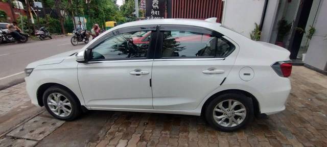 https://images10.gaadi.com/usedcar_image/4634474/original/processed_d89516d8cd7905ac30f49899d3ca0092.jpeg?imwidth=6400