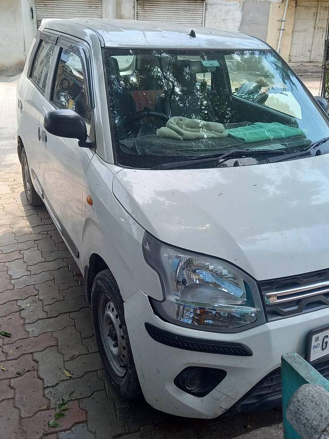 https://images10.gaadi.com/usedcar_image/4634476/original/processed_96537709-8a3f-43ce-97ce-1b8e8e3cc75f.jpg?imwidth=6400