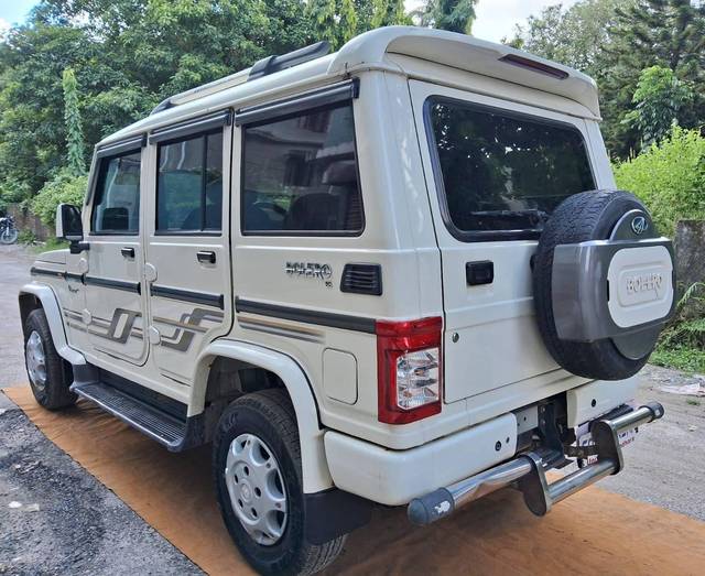 https://images10.gaadi.com/usedcar_image/4634481/original/processed_f03274bc-77ce-4f86-9fef-9216c126e3eb.jpg?imwidth=6402