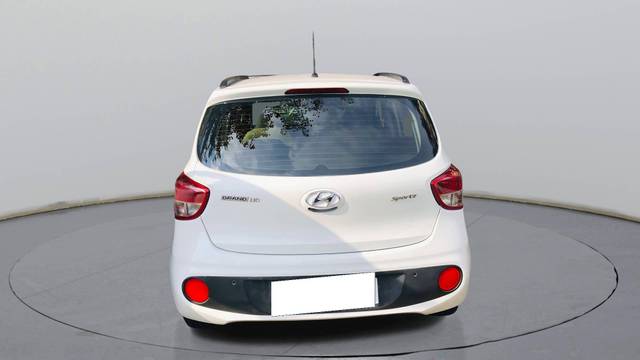 https://images10.gaadi.com/usedcar_image/4634482/original/processed_d695458ad79e1fd7c063a5e2a95cc874.jpeg?imwidth=6402