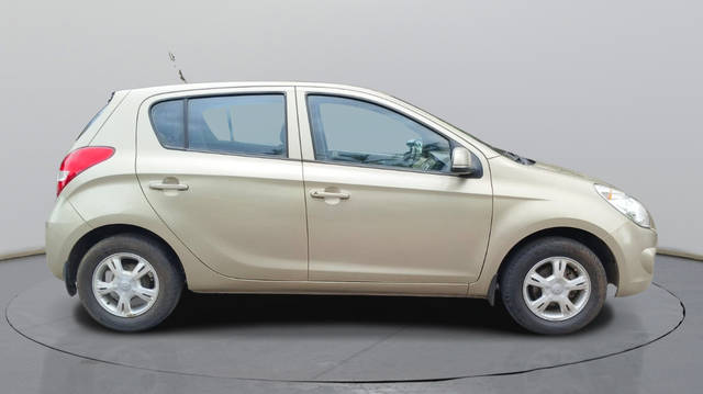 https://images10.gaadi.com/usedcar_image/4634489/original/732bbabe3593f0da84e150bdae7bd5f1.jpeg?imwidth=6401
