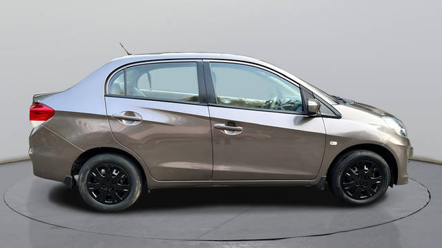 https://images10.gaadi.com/usedcar_image/4634496/original/c0bfdb08a98e077b4ed3c5f039c0a974.jpeg?imwidth=6401