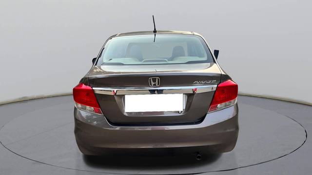 https://images10.gaadi.com/usedcar_image/4634496/original/processed_05b974dcb4b88a11e6a4a27b80ae9c5b.jpeg?imwidth=6402