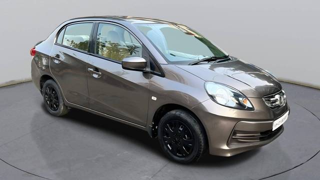 https://images10.gaadi.com/usedcar_image/4634496/original/processed_47bdf27afb0a7bc22a3184bb4677df6c.jpeg?imwidth=6400