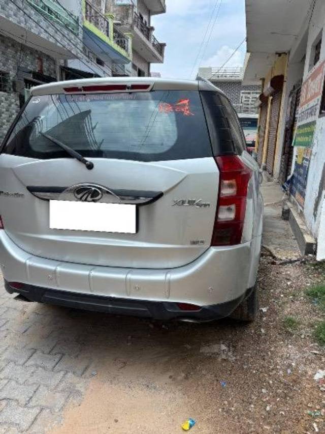 https://images10.gaadi.com/usedcar_image/4634497/original/processed_7ace2072-472f-4491-8593-acb6ae423eec.jpeg?imwidth=6401