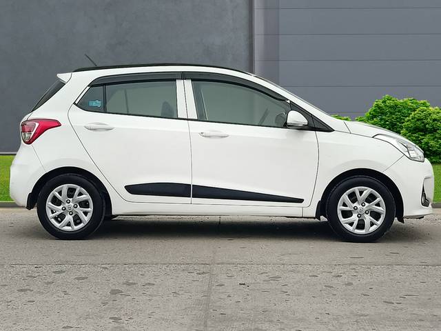 https://images10.gaadi.com/usedcar_image/4634500/original/e3b63b53c19dfccee2a9cdcc171ce8b3.jpg?imwidth=6401