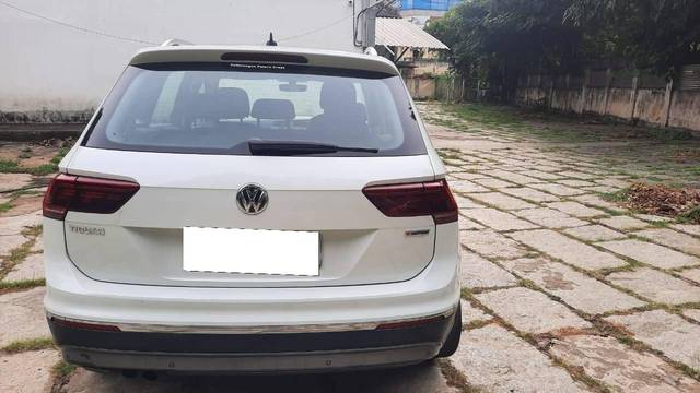 https://images10.gaadi.com/usedcar_image/4634501/original/processed_2df24fb4-3de4-444c-85e7-9a892adc9196.jpg?imwidth=6402