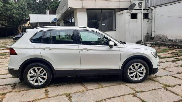 https://images10.gaadi.com/usedcar_image/4634501/original/processed_56183cc7-4af7-48da-b9d7-6215a00d66f9.jpg?imwidth=6401