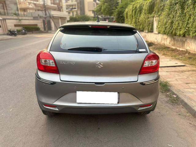 https://images10.gaadi.com/usedcar_image/4634503/original/processed_09d9900ef46ec29f556b6bfac0307bab.jpg?imwidth=6402