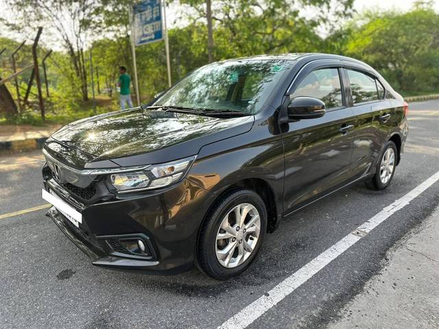 https://images10.gaadi.com/usedcar_image/4634509/original/processed_08b8d4cbceb425a352bcfd064b5fdc63.jpg?imwidth=6400