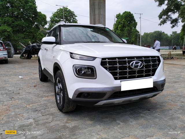 https://images10.gaadi.com/usedcar_image/4634517/original/processed_a4a5147807198adddd9cfef3520b71d5.jpg?imwidth=6400