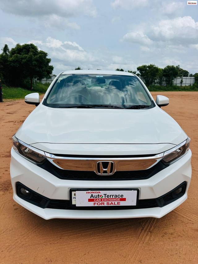 https://images10.gaadi.com/usedcar_image/4634537/original/ff713c8415c65807a525c8380617d645.jpg?imwidth=6400