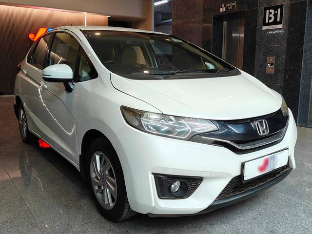 https://images10.gaadi.com/usedcar_image/4634581/original/processed_509b74ef1a64c76a1e3f39c9c3312c76.jpg?imwidth=6400
