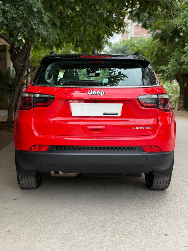 https://images10.gaadi.com/usedcar_image/4634585/original/processed_de7b7b35-358e-4363-a1ae-8beb28d7f261.jpg?imwidth=6401